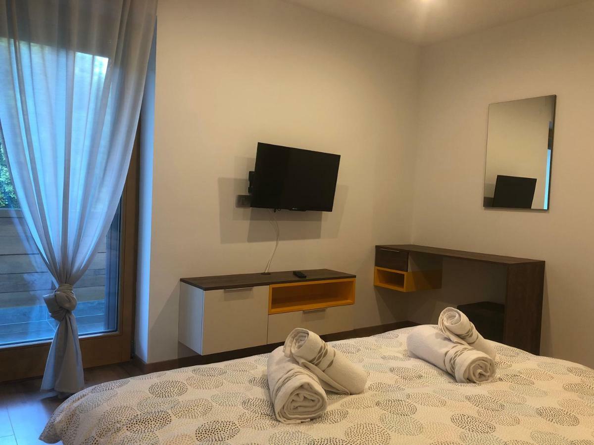 Apartmani Izvor - トゥヘリスケ・トプリツェ エクステリア 写真